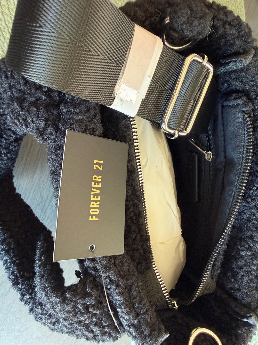 Forever21 Women's Black Sherpa Tote Bag - Cozy Everyday Handbag - Picture 2 of 5